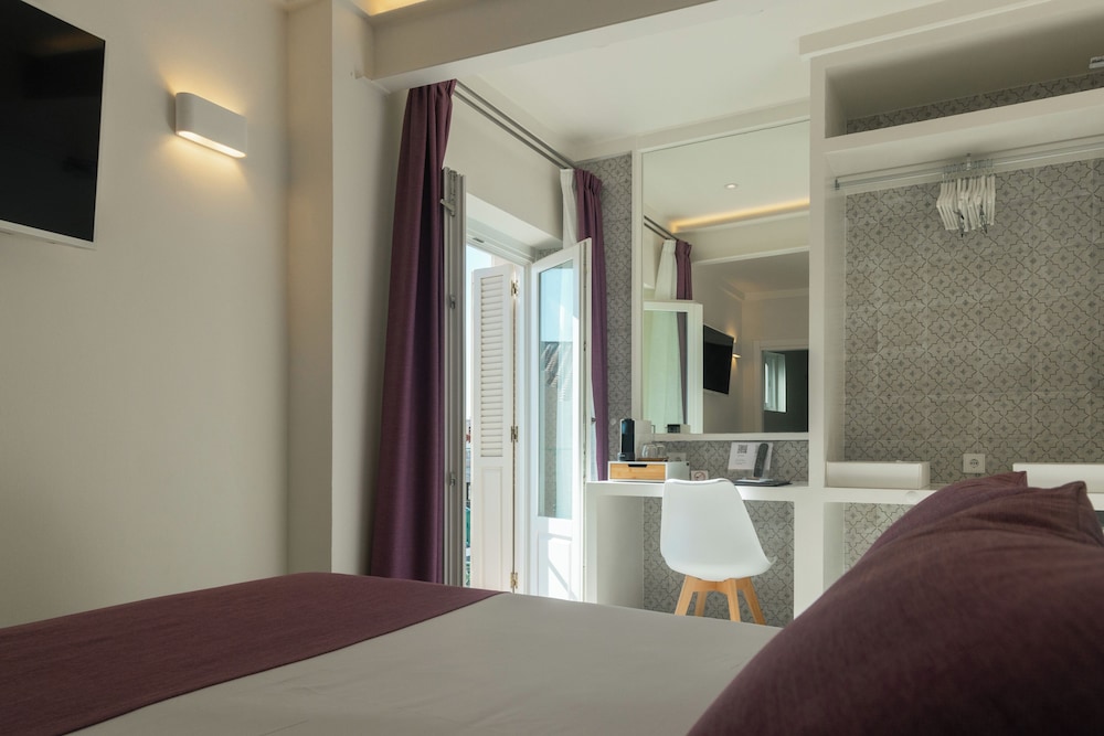 Hotel Plaza Cavana — Hotel rooms in Nerja, Andalusia