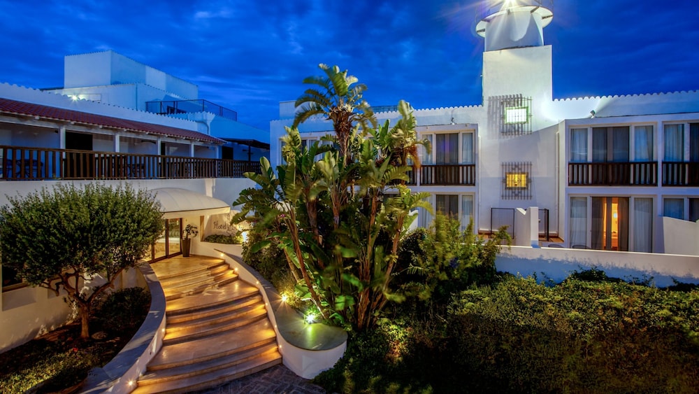 El Faro Hotel & Spa — Hotel building in Alghero, Sardinia