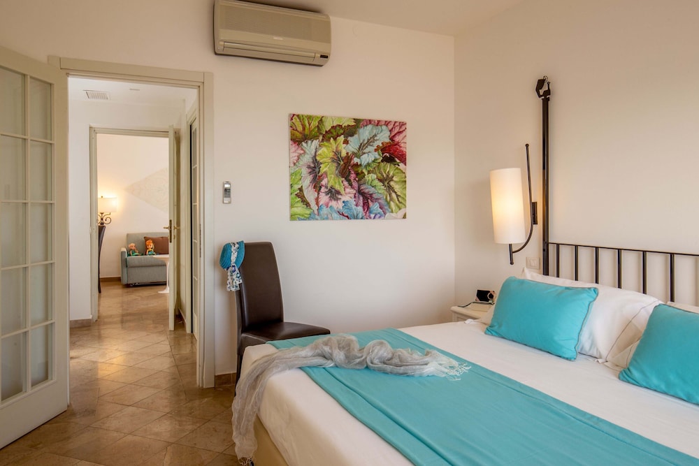 El Faro Hotel & Spa — Hotel rooms in Alghero, Sardinia