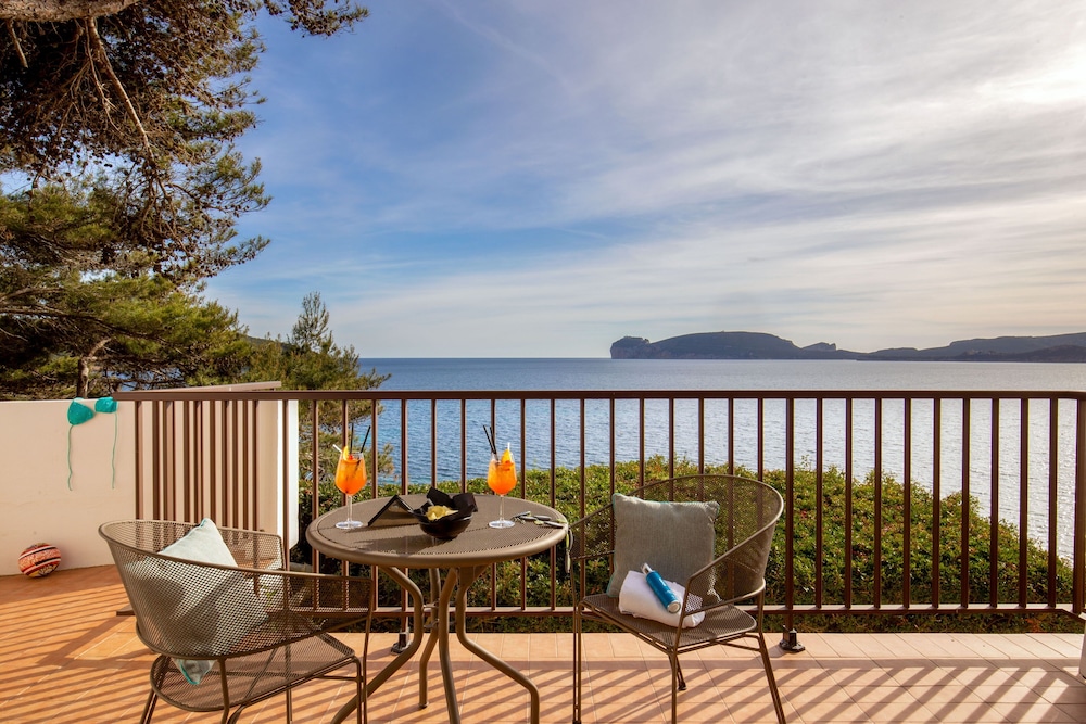 El Faro Hotel & Spa — Hotel rooms in Alghero, Sardinia