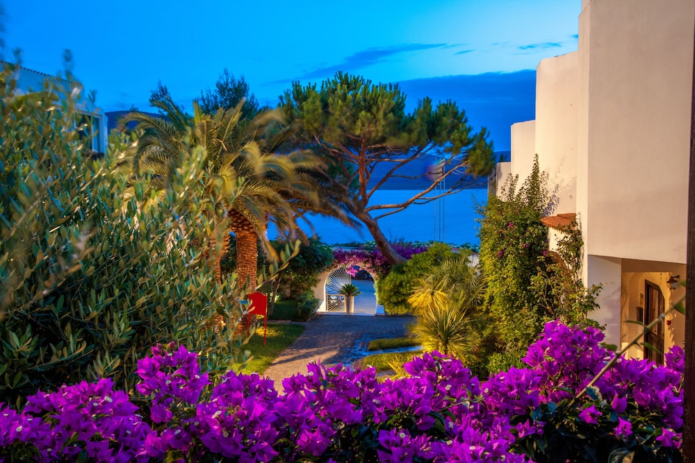 El Faro Hotel & Spa — Hotel building in Alghero, Sardinia