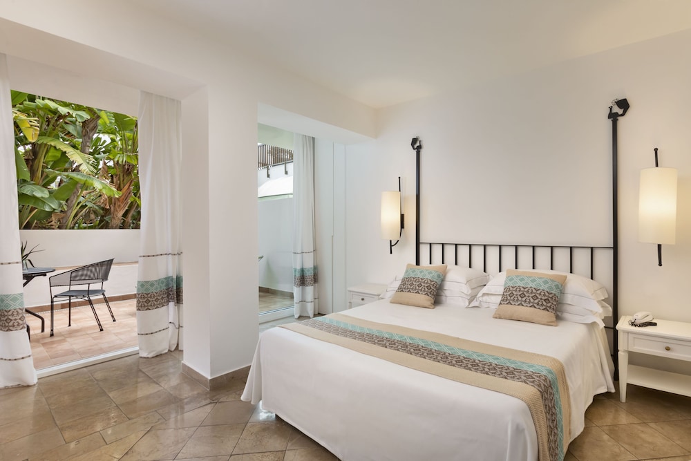 El Faro Hotel & Spa — Hotel rooms in Alghero, Sardinia