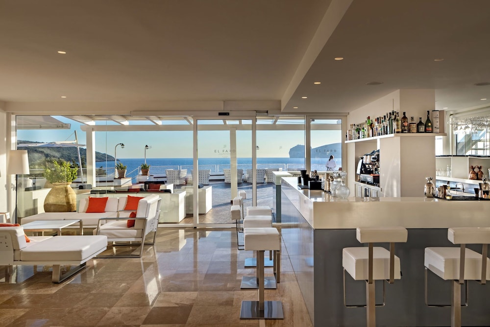 El Faro Hotel & Spa — Restaurant & bars in Alghero, Sardinia