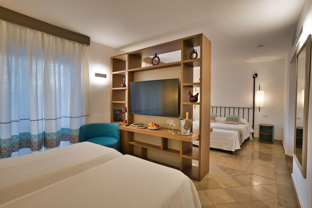 El Faro Hotel & Spa — Hotel rooms in Alghero, Sardinia