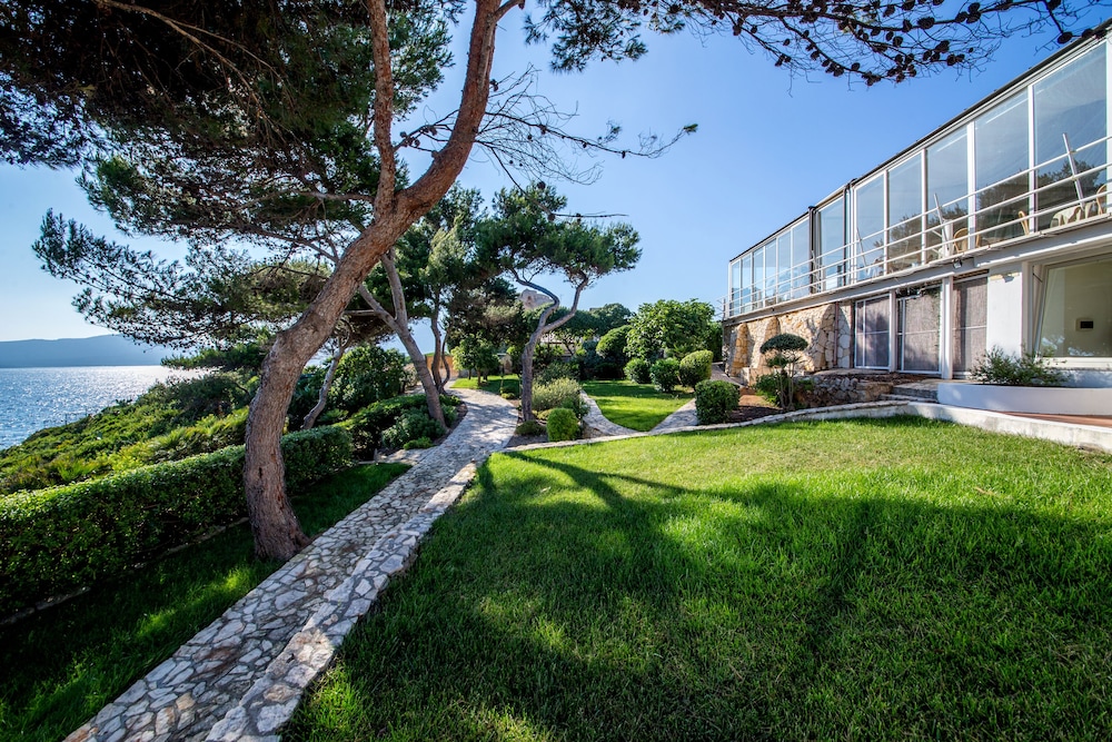 El Faro Hotel & Spa — Hotel building in Alghero, Sardinia