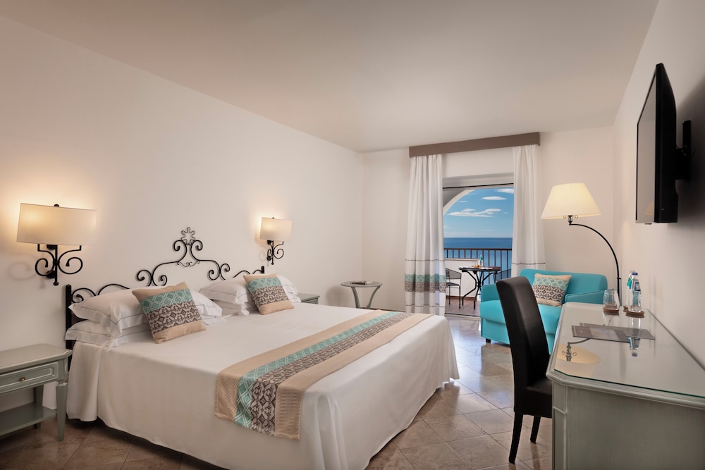 El Faro Hotel & Spa — Hotel rooms in Alghero, Sardinia