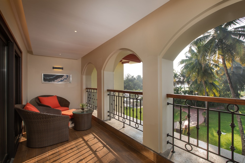 Kenilworth Resort & Spa — Hotel rooms in Utorda, Goa