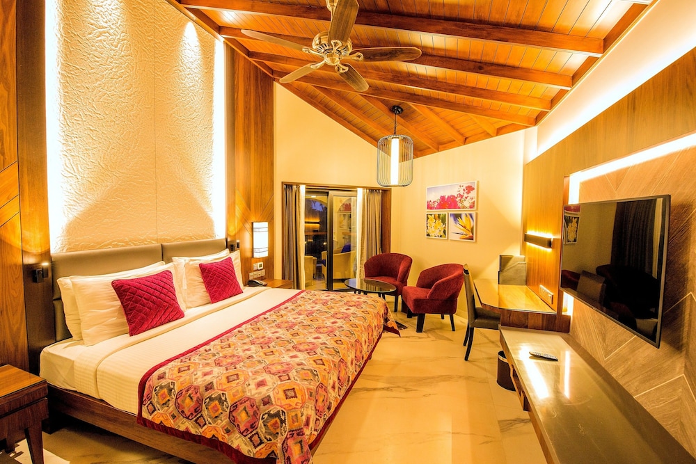 Kenilworth Resort & Spa — Hotel rooms in Utorda, Goa