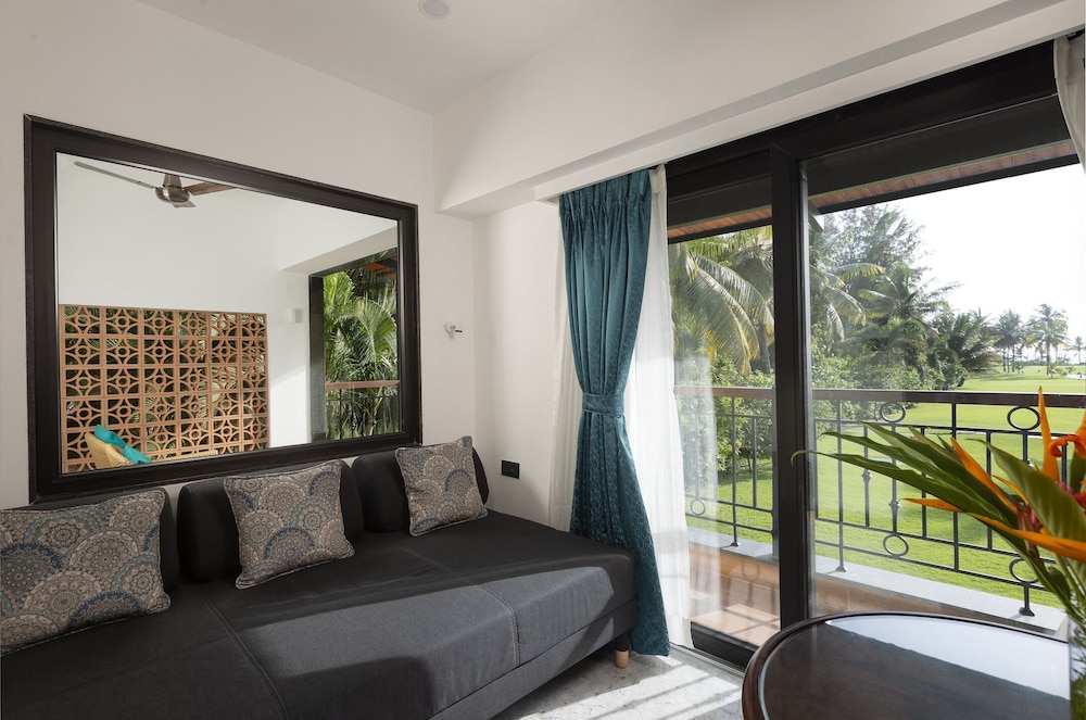 Kenilworth Resort & Spa — Hotel rooms in Utorda, Goa