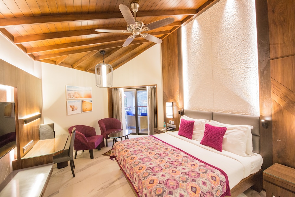 Kenilworth Resort & Spa — Hotel rooms in Utorda, Goa