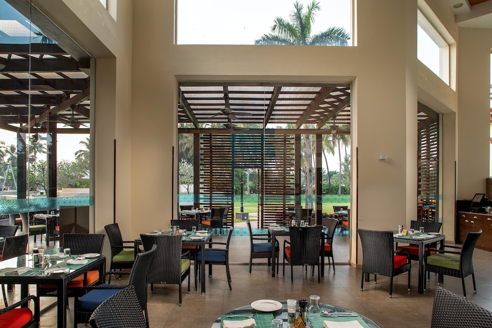 Kenilworth Resort & Spa — Restaurant & bars in Utorda, Goa