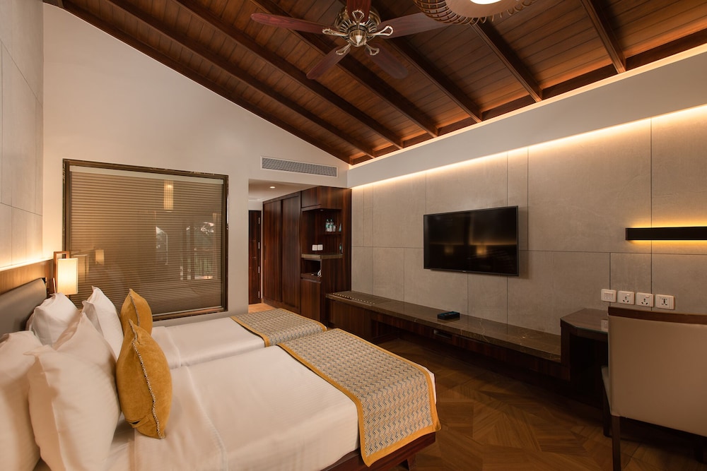Kenilworth Resort & Spa — Hotel rooms in Utorda, Goa