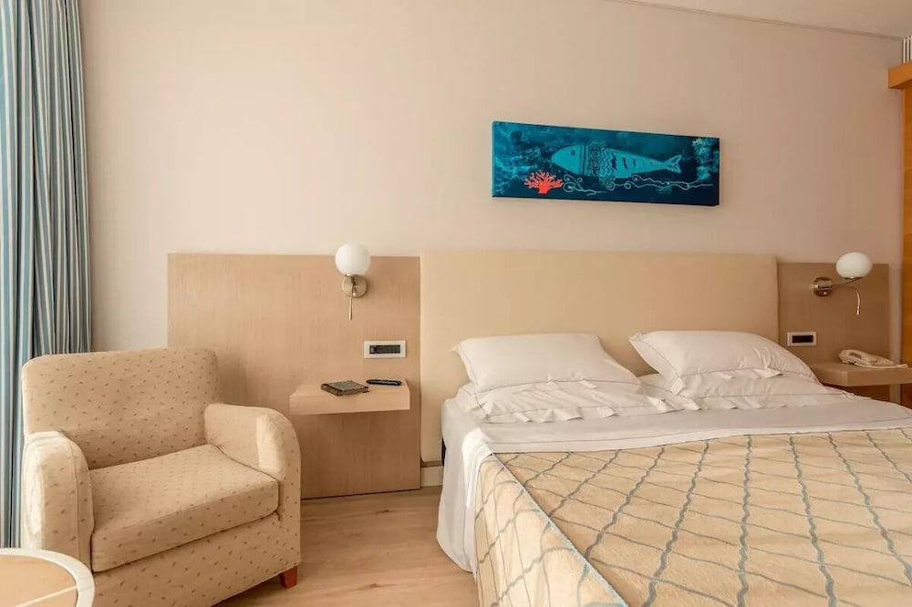 Smy Carlos V Alghero — Hotel rooms in Alghero, Sardinia