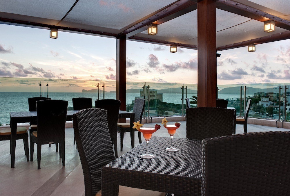 Smy Carlos V Alghero — Restaurant & bars in Alghero, Sardinia