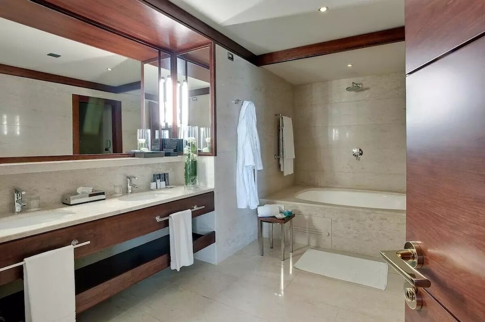Smy Carlos V Alghero — Hotel rooms in Alghero, Sardinia