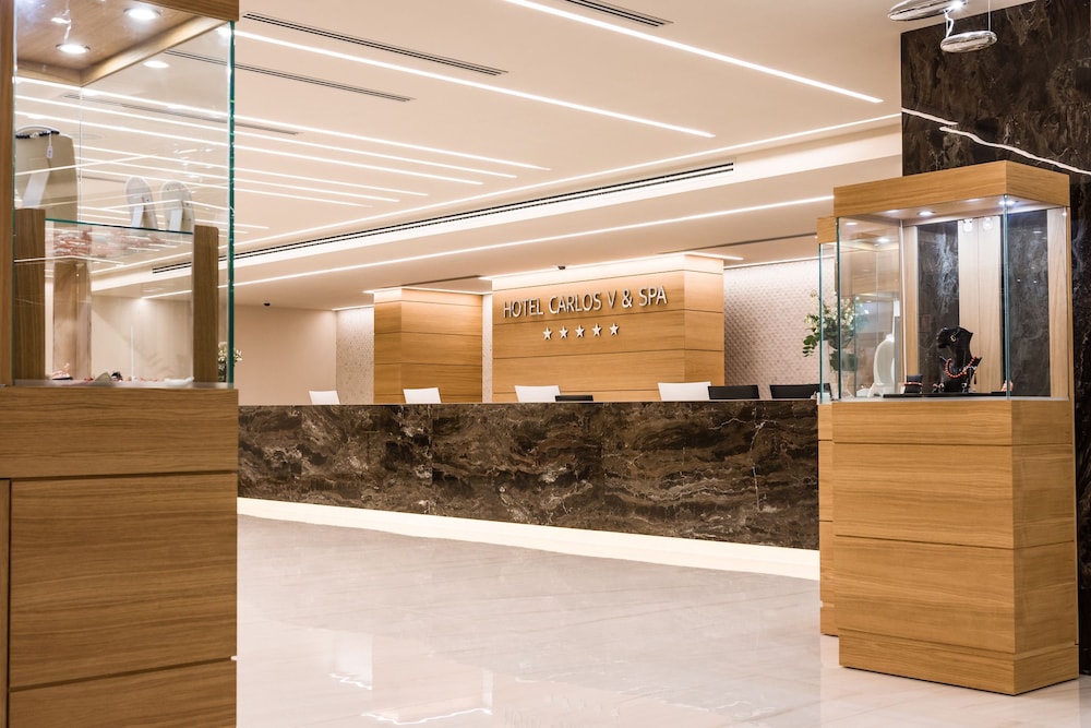 Smy Carlos V Alghero — Hotel building in Alghero, Sardinia