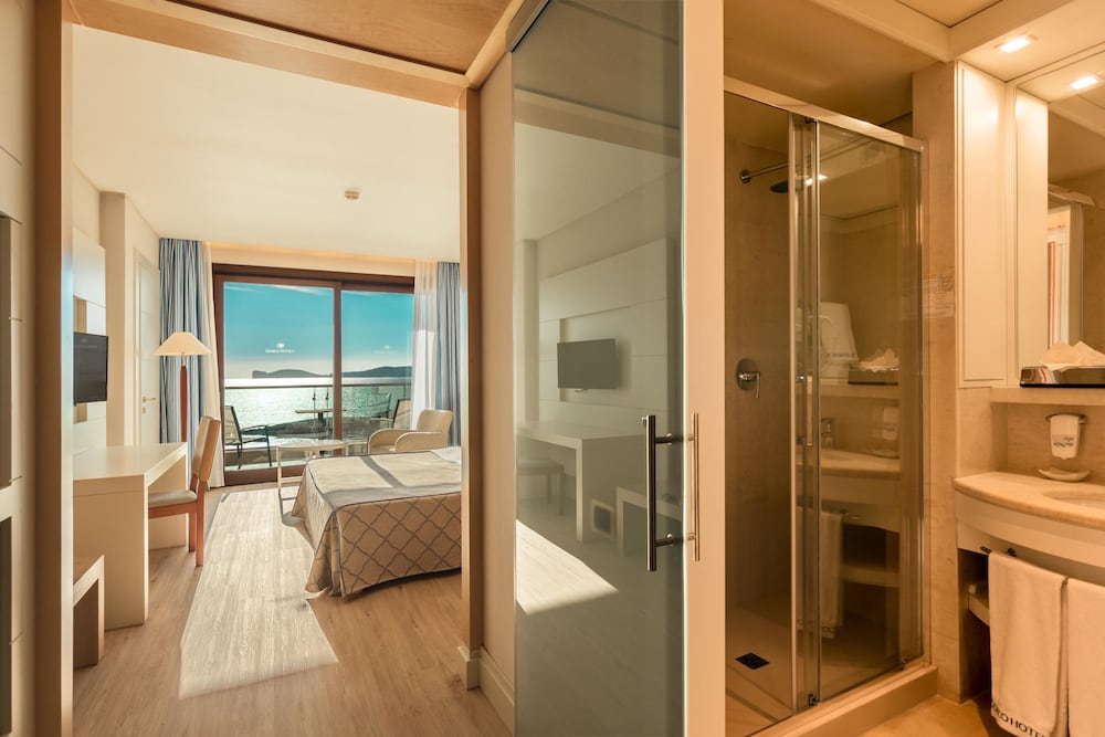 Smy Carlos V Alghero — Hotel rooms in Alghero, Sardinia