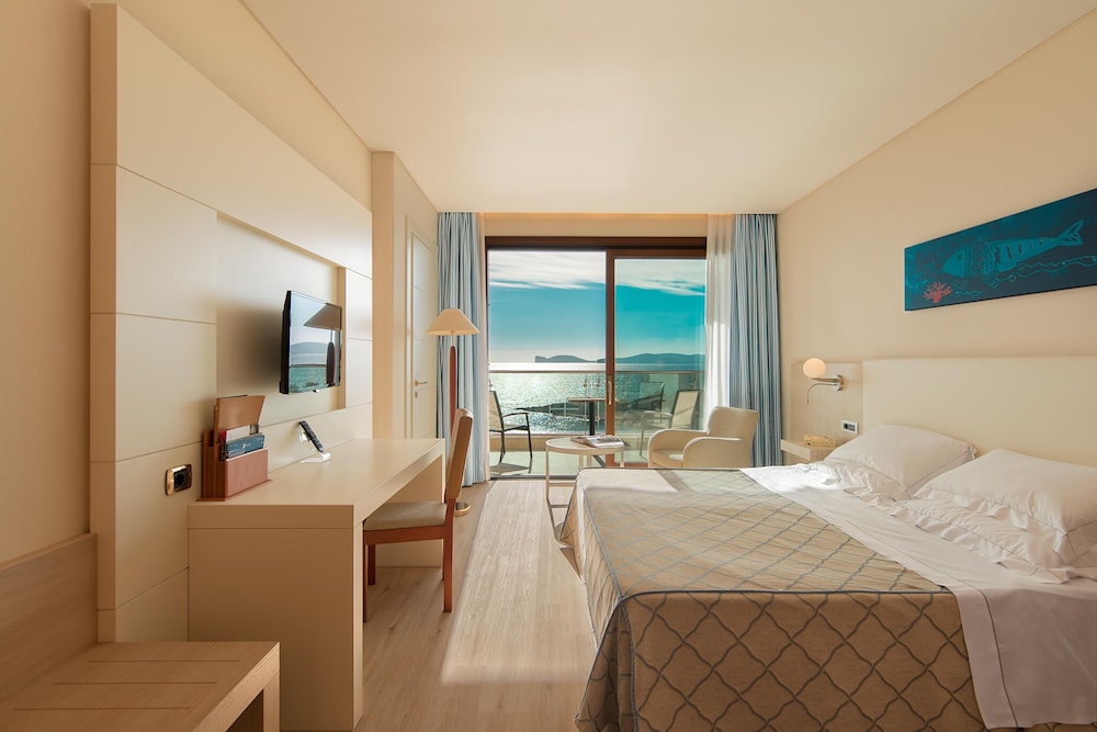 Smy Carlos V Alghero — Hotel rooms in Alghero, Sardinia