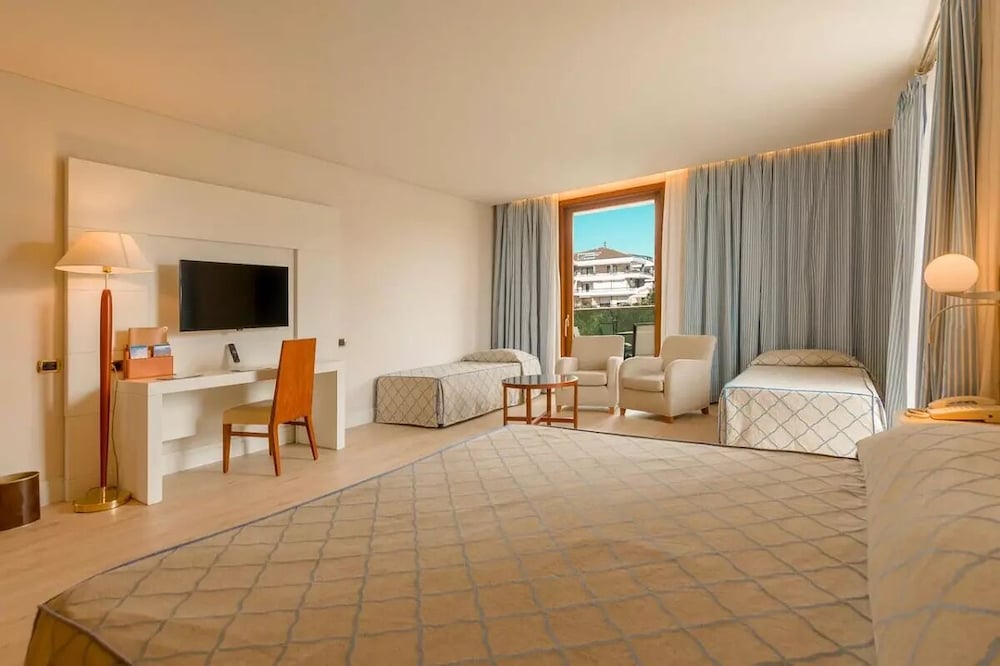 Smy Carlos V Alghero — Hotel rooms in Alghero, Sardinia