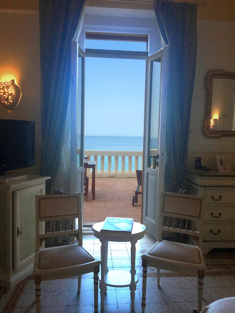 Villa Las Tronas Hotel & Spa — Hotel rooms in Alghero, Sardinia