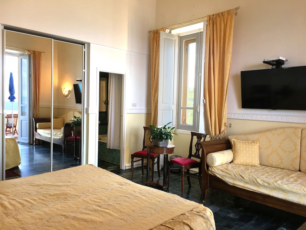 Villa Las Tronas Hotel & Spa — Hotel rooms in Alghero, Sardinia