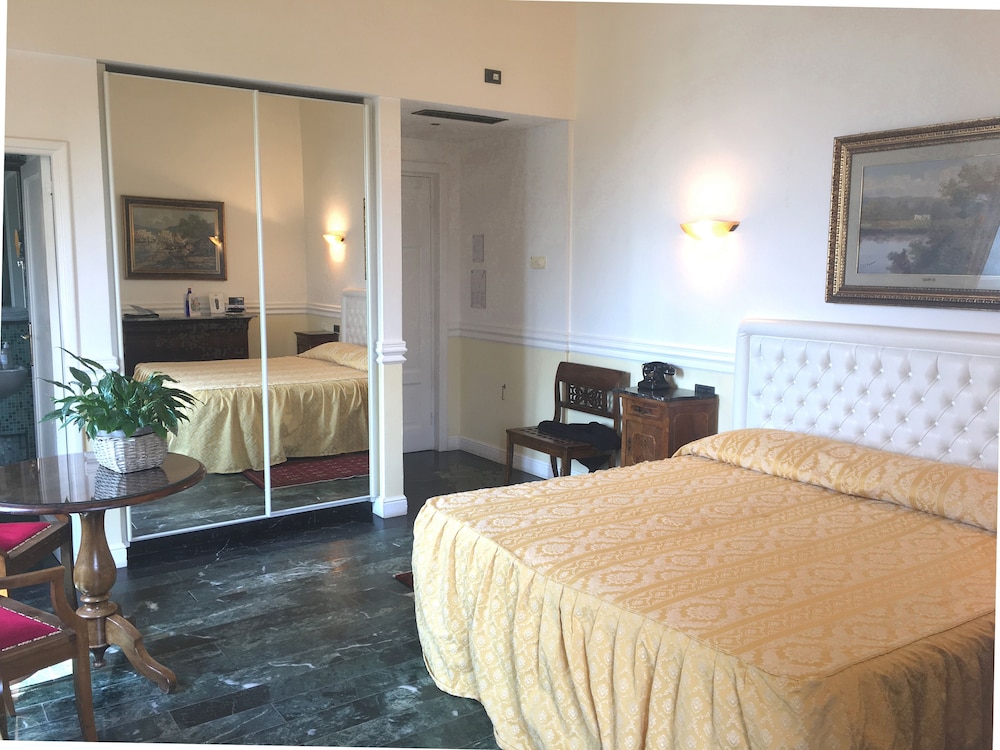Villa Las Tronas Hotel & Spa — Hotel rooms in Alghero, Sardinia