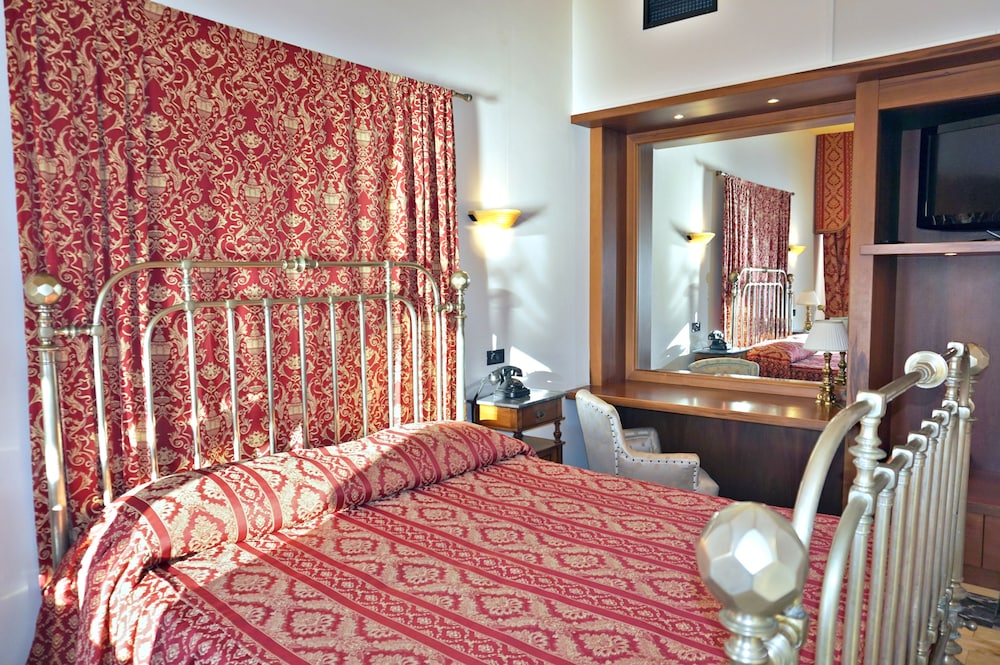 Villa Las Tronas Hotel & Spa — Hotel rooms in Alghero, Sardinia