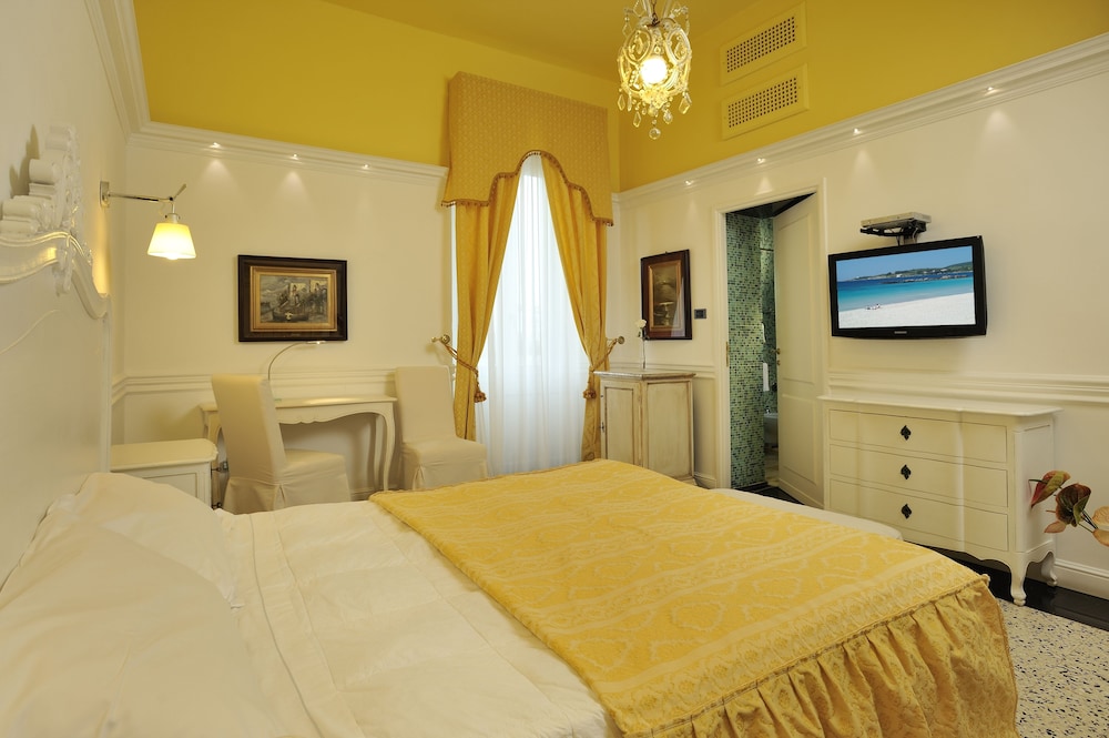 Villa Las Tronas Hotel & Spa — Hotel rooms in Alghero, Sardinia