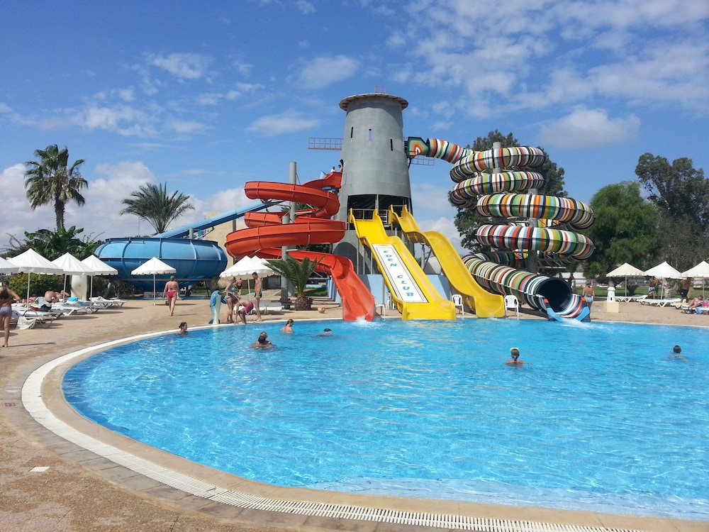 Eden Club Skanes — Swimming pool in Skanes inc. Monastir, Monastir