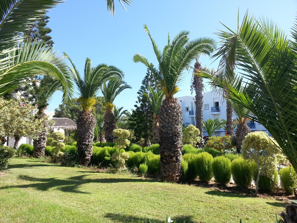 Eden Club Skanes — Hotel building in Skanes inc. Monastir, Monastir