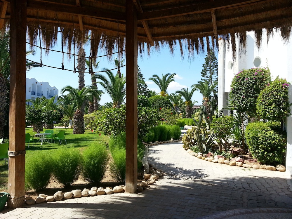 Eden Club Skanes — Hotel building in Skanes inc. Monastir, Monastir
