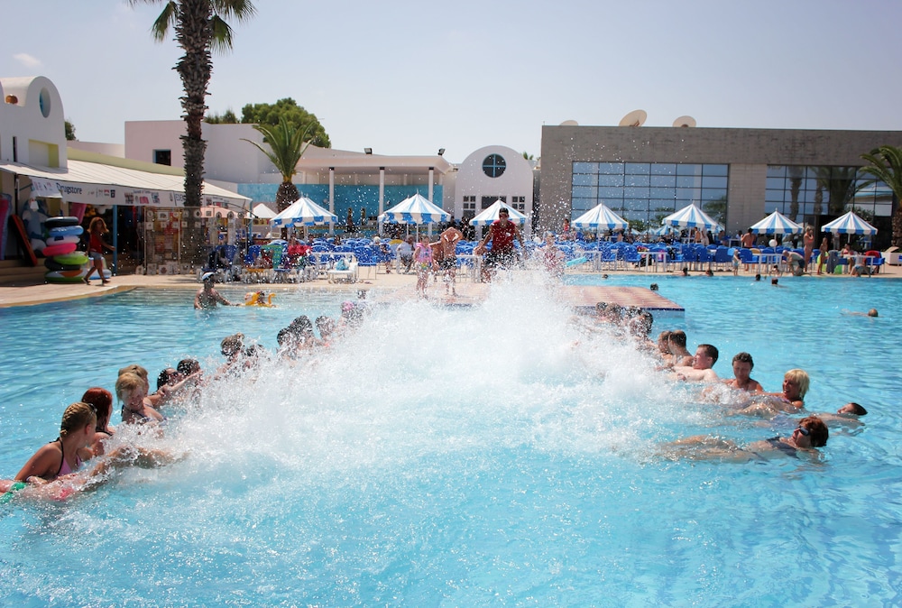 Eden Club Skanes — Swimming pool in Skanes inc. Monastir, Monastir