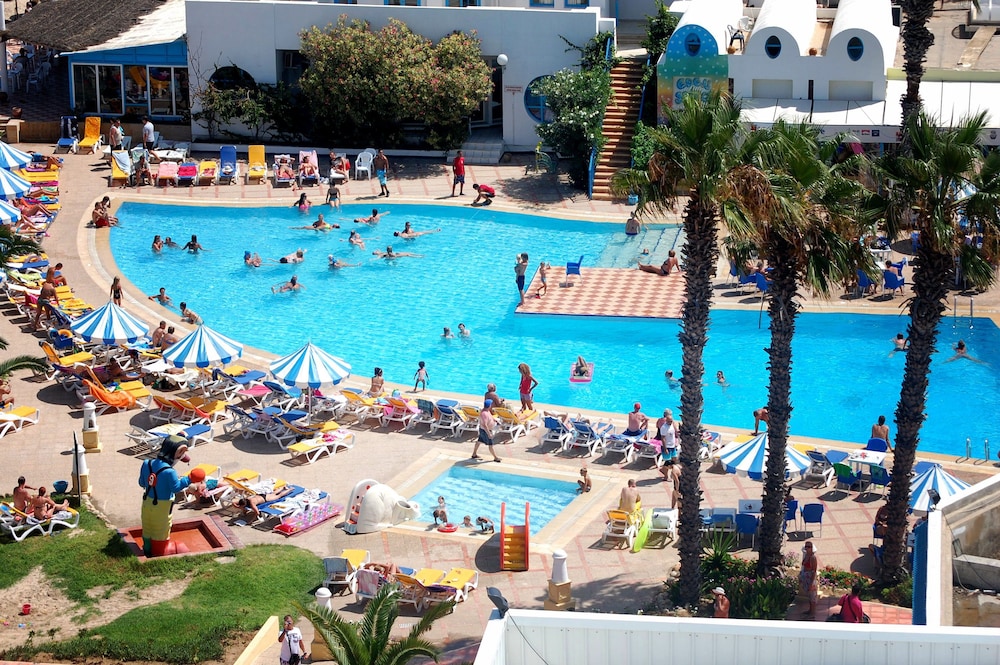 Eden Club Skanes — Swimming pool in Skanes inc. Monastir, Monastir