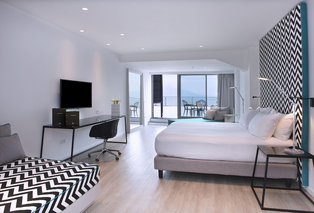 Hilton Sorrento Palace — Hotel rooms in Sorrento, Campania