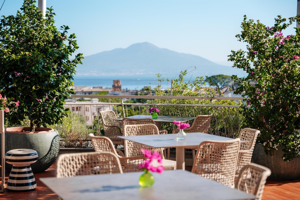 Hilton Sorrento Palace — Restaurant & bars in Sorrento, Campania
