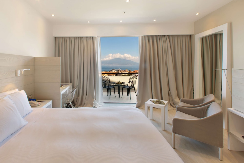 Hilton Sorrento Palace — Hotel rooms in Sorrento, Campania