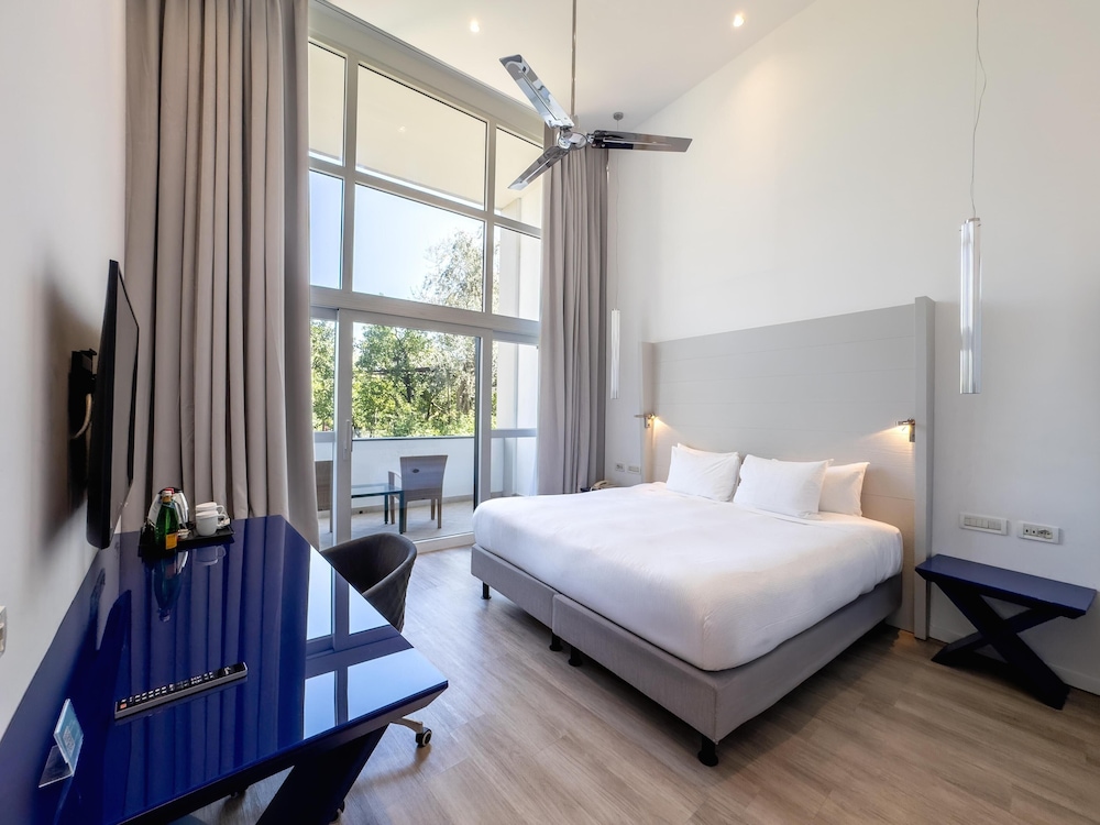 Hilton Sorrento Palace — Hotel rooms in Sorrento, Campania