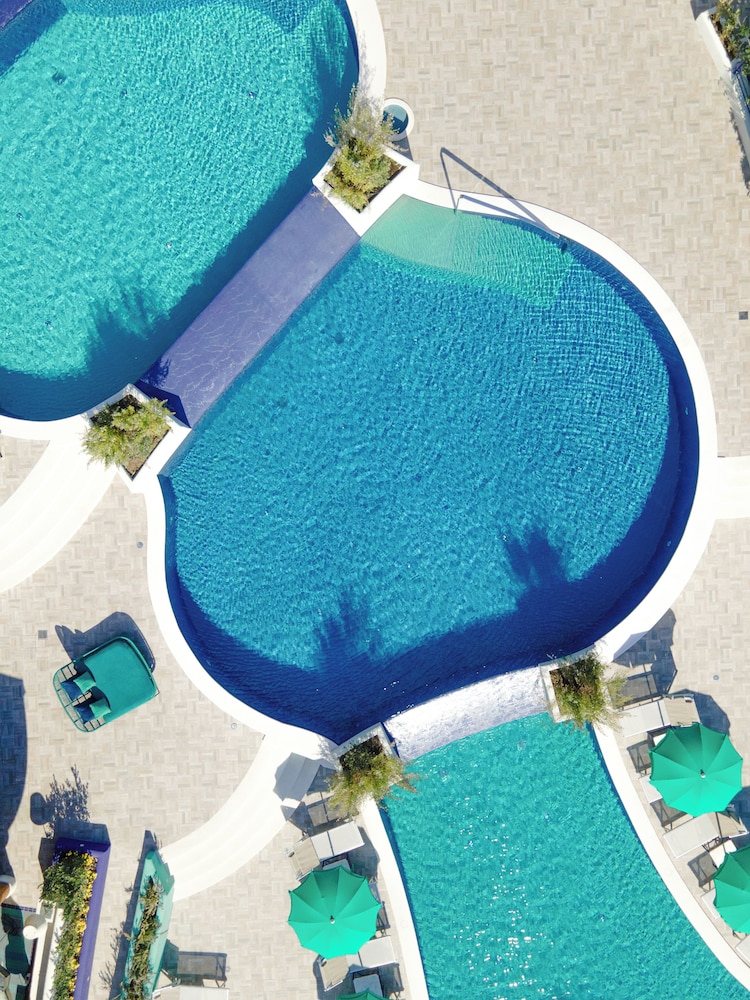 Hilton Sorrento Palace — Swimming pool in Sorrento, Campania
