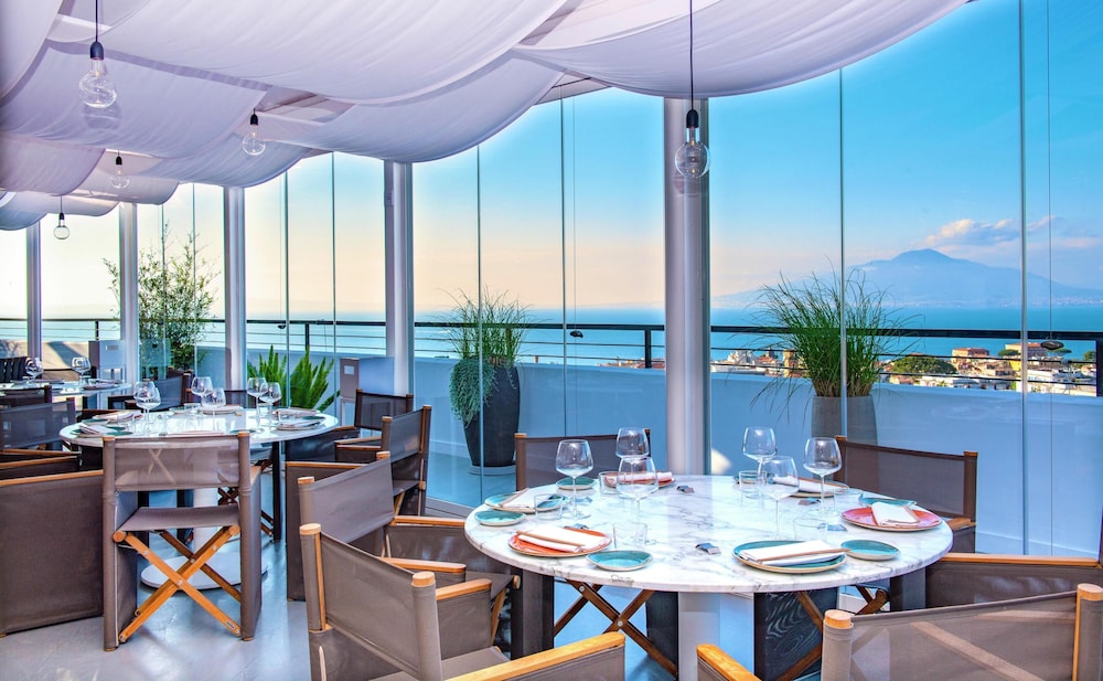 Hilton Sorrento Palace — Restaurant & bars in Sorrento, Campania