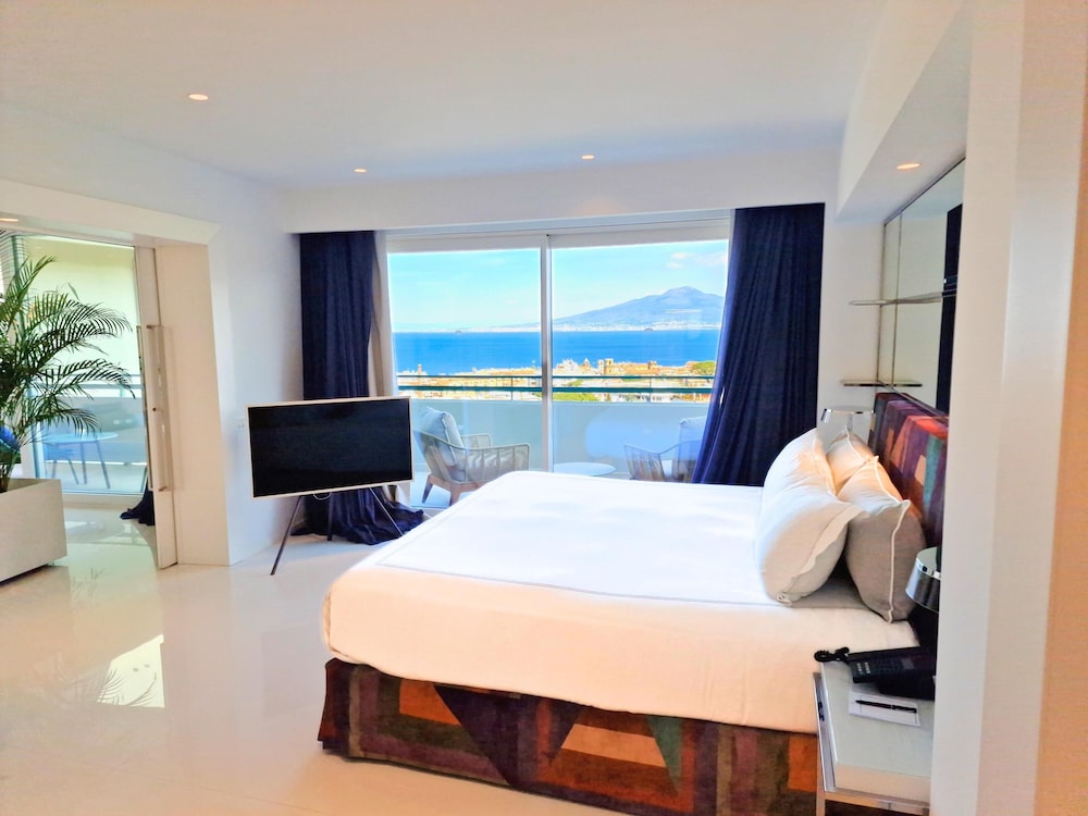 Hilton Sorrento Palace — Hotel rooms in Sorrento, Campania