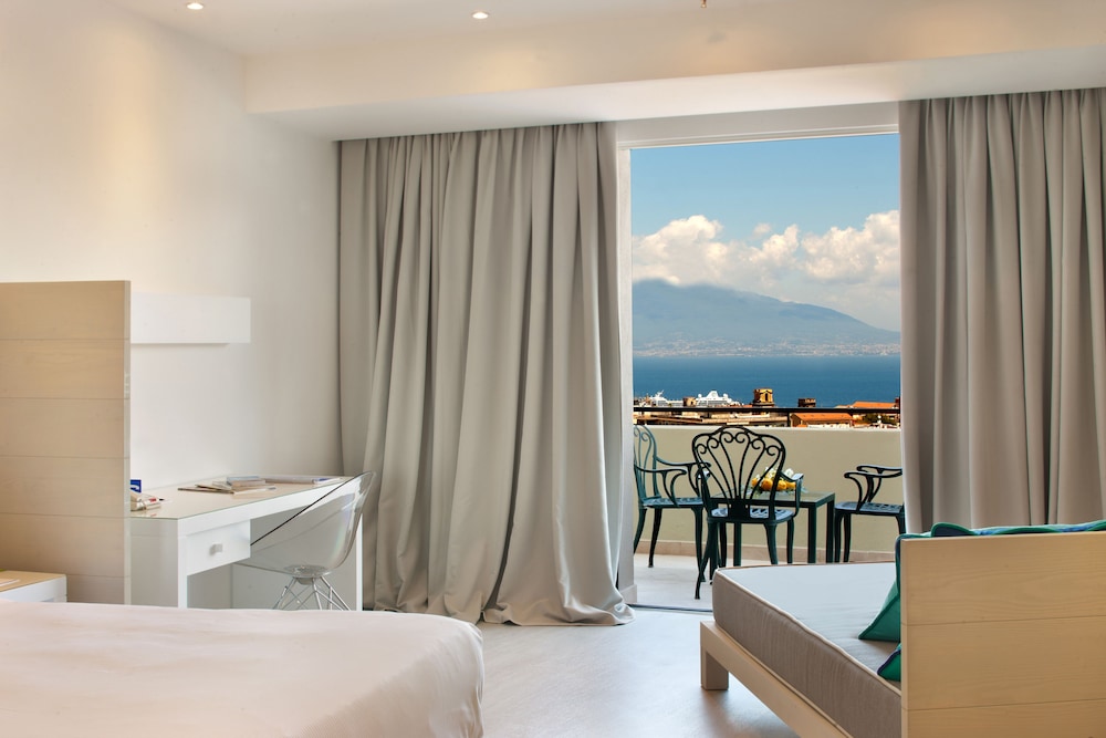 Hilton Sorrento Palace — Hotel rooms in Sorrento, Campania