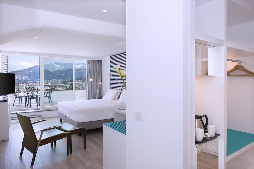 Hilton Sorrento Palace — Hotel rooms in Sorrento, Campania