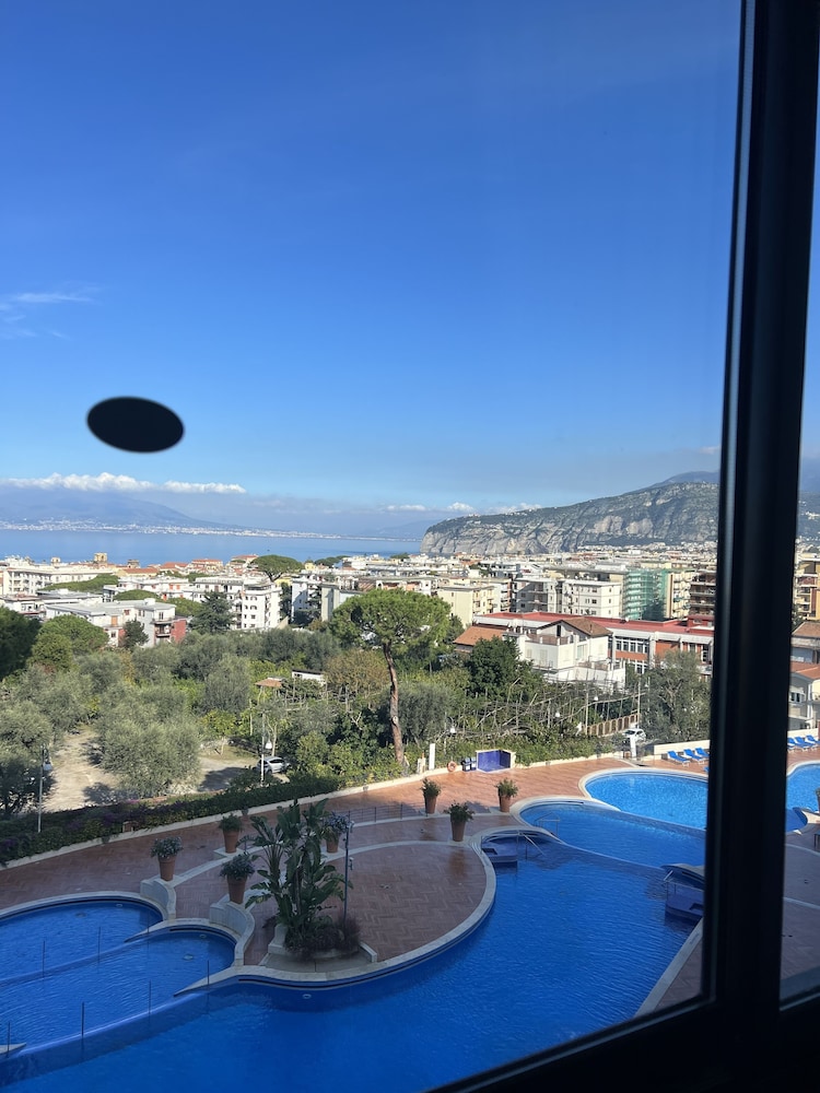 Hilton Sorrento Palace — Hotel rooms in Sorrento, Campania