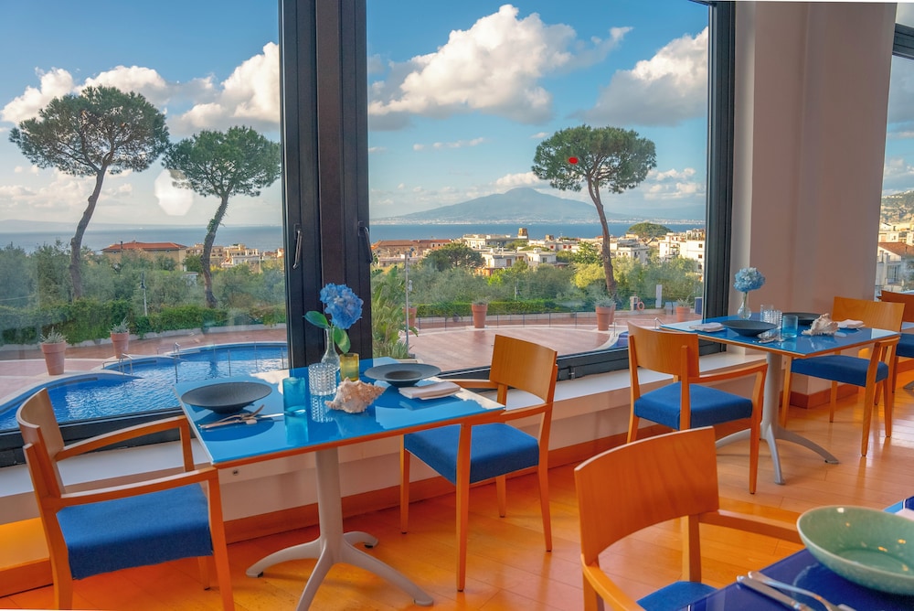 Hilton Sorrento Palace — Restaurant & bars in Sorrento, Campania