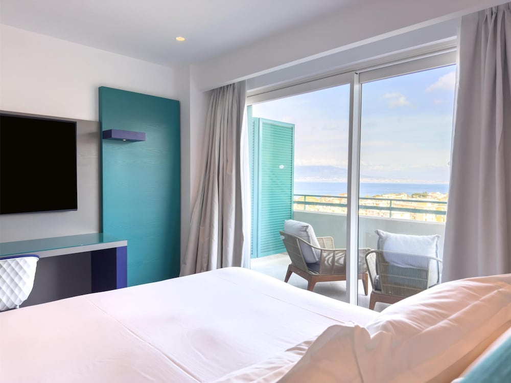 Hilton Sorrento Palace — Hotel rooms in Sorrento, Campania