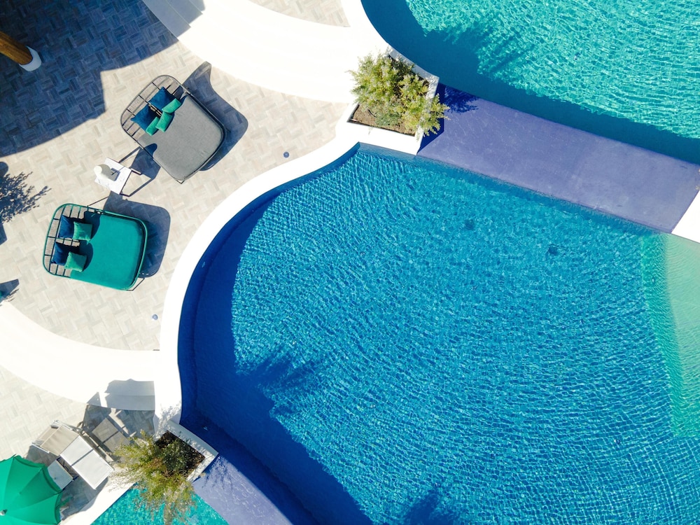 Hilton Sorrento Palace — Swimming pool in Sorrento, Campania