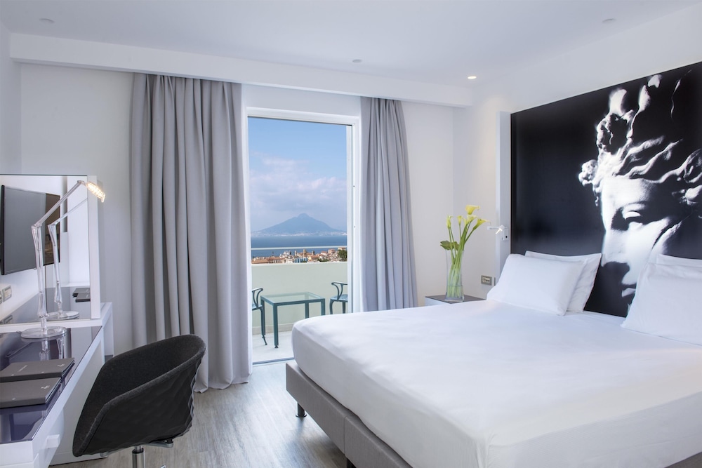 Hilton Sorrento Palace — Hotel rooms in Sorrento, Campania