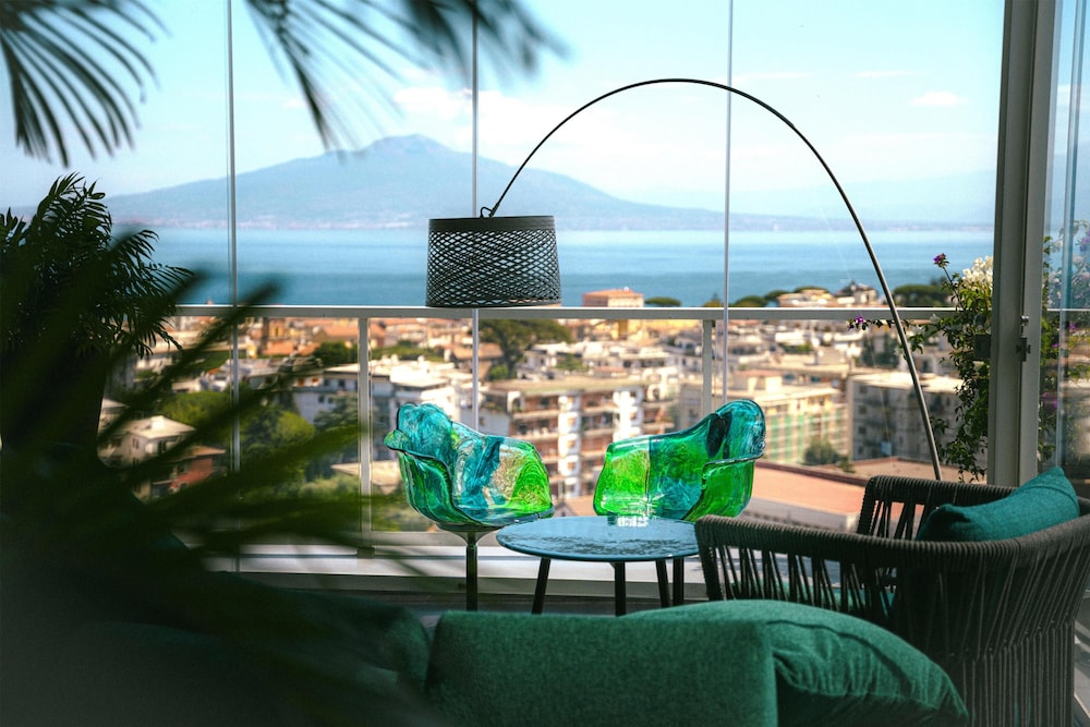 Hilton Sorrento Palace — Hotel rooms in Sorrento, Campania