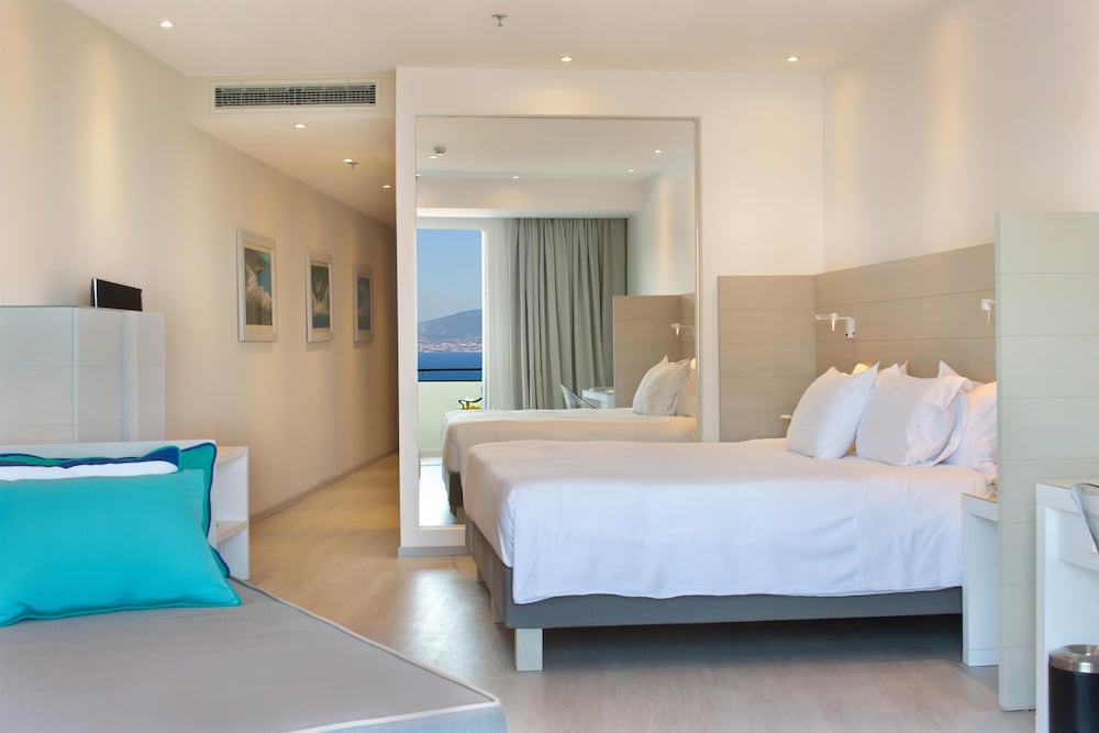 Hilton Sorrento Palace — Hotel rooms in Sorrento, Campania