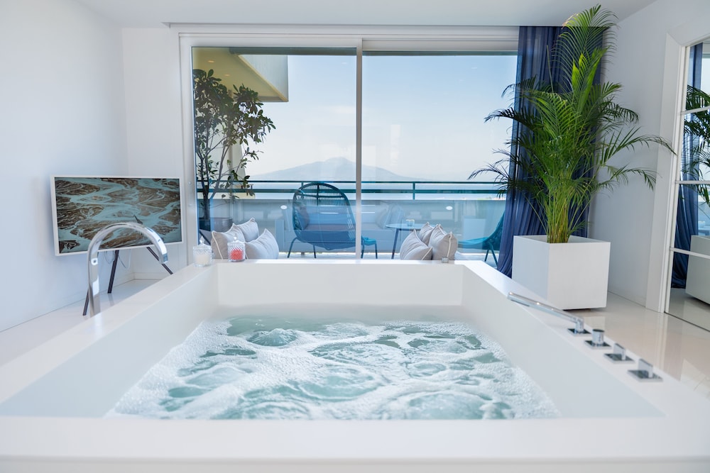Hilton Sorrento Palace — Hotel rooms in Sorrento, Campania
